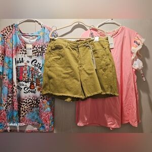 NWT 3PC WOMENS 3XL CLOTHING LOT. 1 PR OF JUDY BLUME SHORTS & 2 SHIRTS